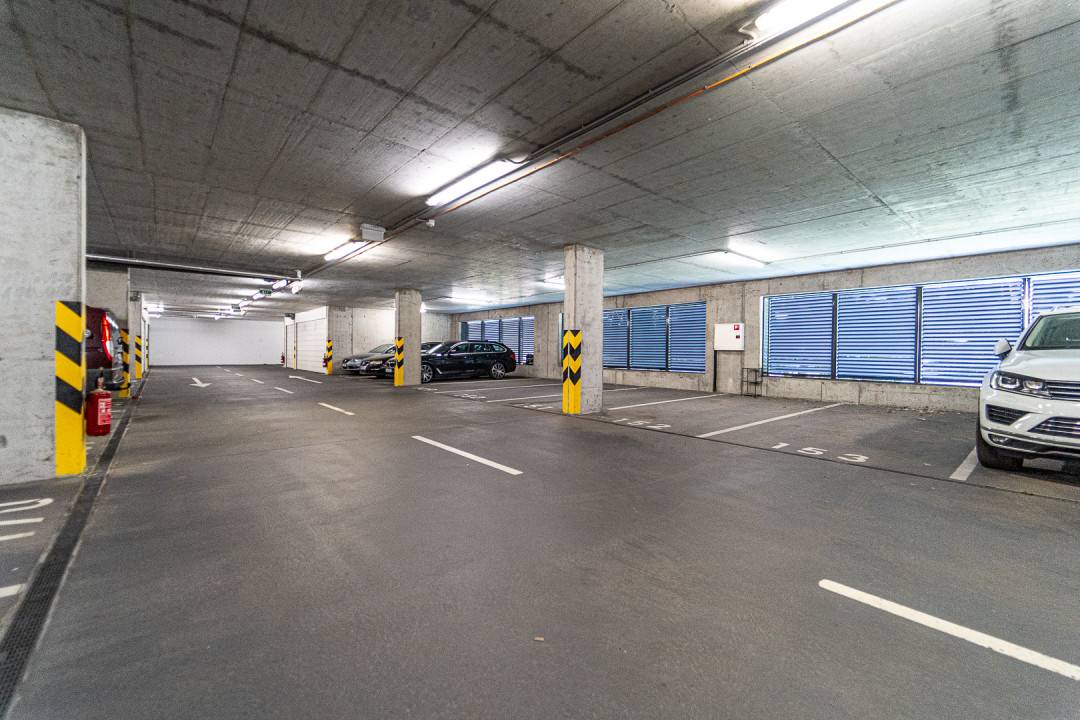 Nehnuteľnosť DOM-REALÍT /  parkovacie státie/a v SKYBOX