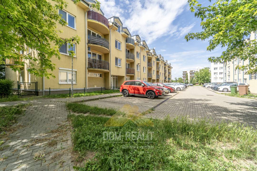 Nehnuteľnosť DOM-REALÍT,- REZERVOVANÝ  3 izbový byt na Geologickej ulici v Bratislave, časť Podunajské Biskupice
