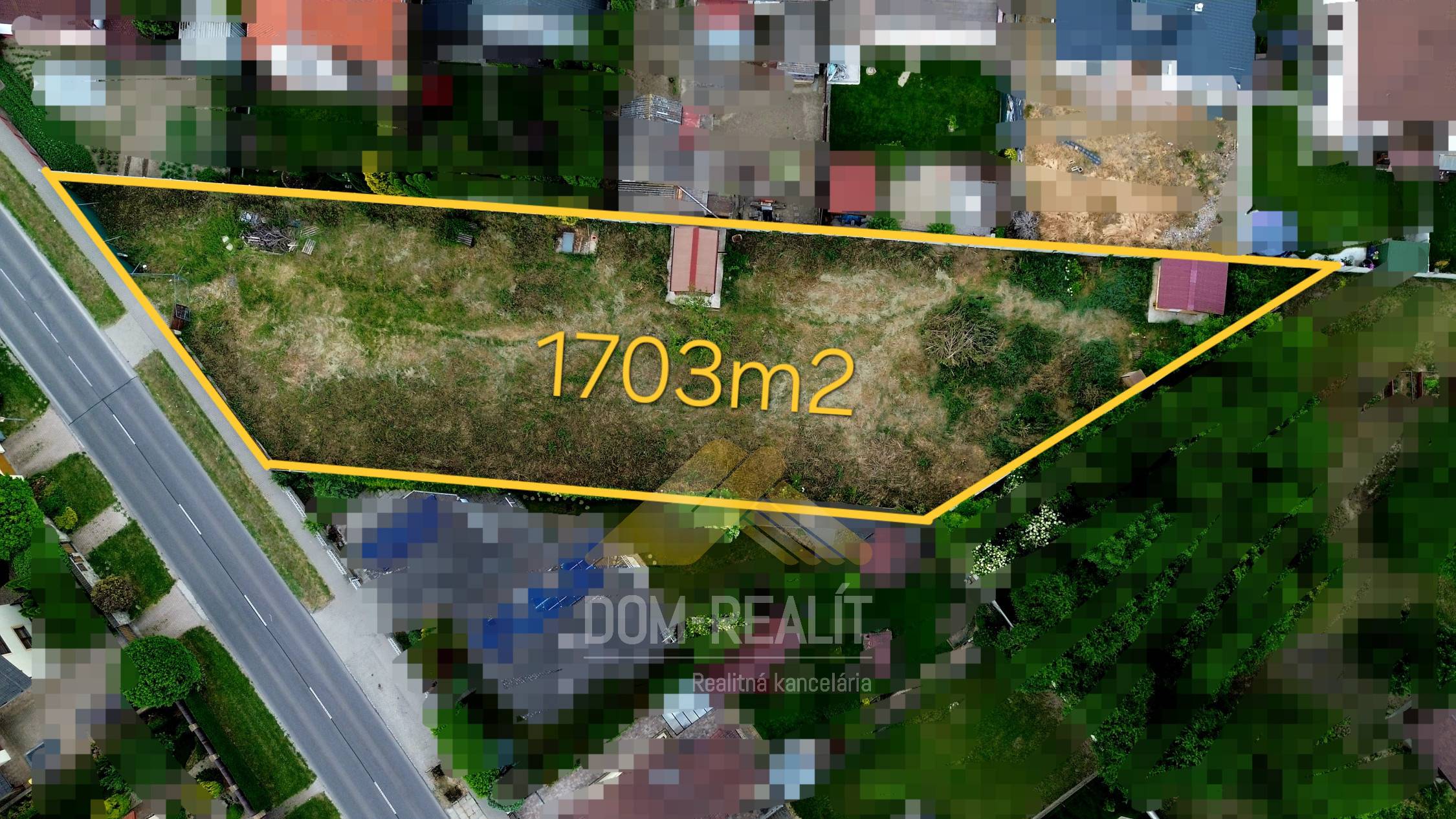 Nehnuteľnosť DOM - REALÍT,- ponúka na predaj veľký pozemok  v obci Nová Dedinka